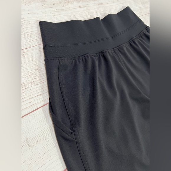 Athleta Venice Cargo Jogger - Small - high rise black stretch active pant - Picture 9 of 16